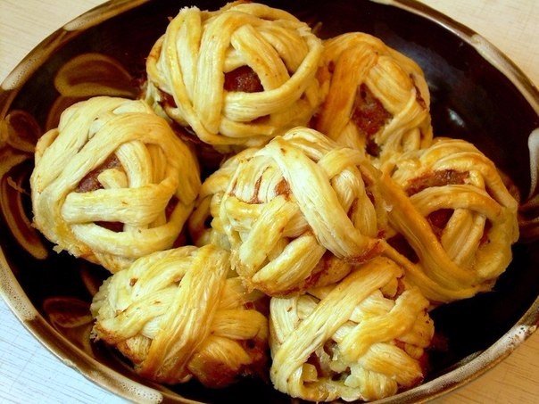 Нереально сочные мясные клубочки в слоеном тесте