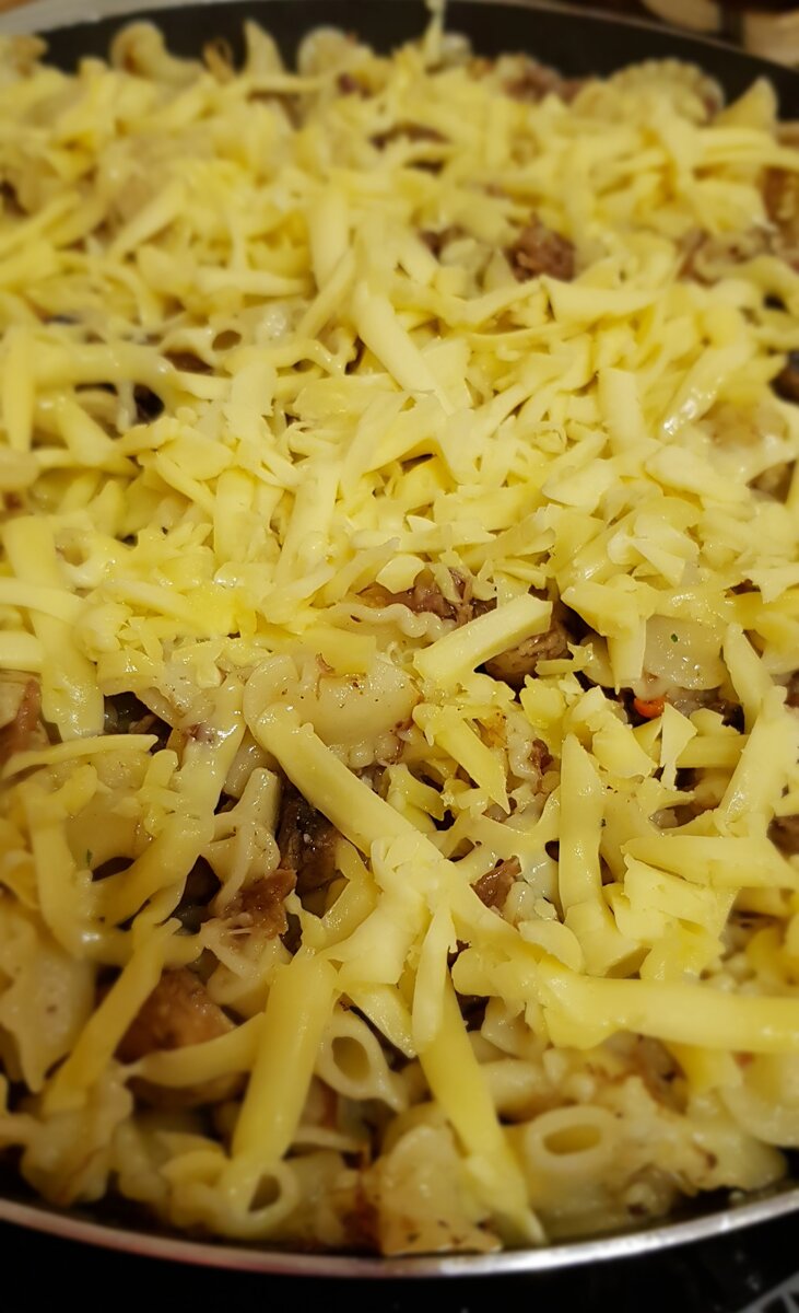 Приготовила на скорую руку макароны, муж сказал что вкуснее не ел Приготовила на скорую руку макароны, муж сказал что вкуснее не ел