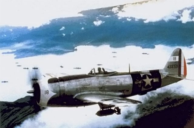 Истребитель-бомбардировщик P-47 мексиканской 201-й эскадрильи.