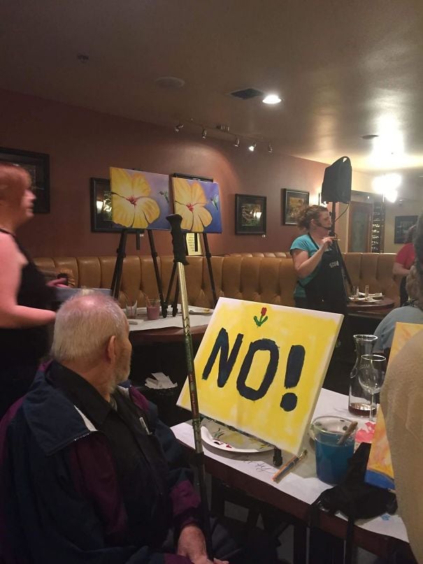 Дедушка не хочет быть в классе рисования