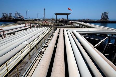 Нефтяной терминал в Саудовской Аравии, 21 мая 2018 года. REUTERS/Ahmed Jadallah Нефтяной терминал в Саудовской Аравии, 21 мая 2018 года. REUTERS/Ahmed Jadallah