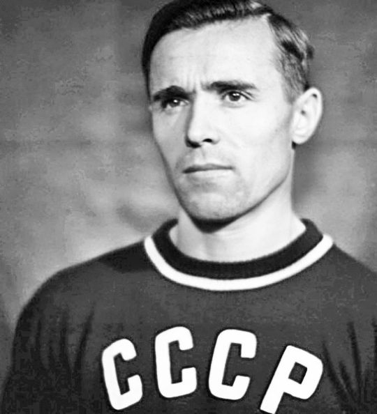 Виктор Чукарин. Человек, прошедший через семнадцать фашистских концлагерей, узник номер 10491, выживший и в Бухенвальде, и на «барже смерти», чтобы после всего этого стать семикратным олимпийским чемпионом и одним из величайших спортсменов планеты! Виктор Чукарин. Человек, прошедший через семнадцать фашистских концлагерей, узник номер 10491, выживший и в Бухенвальде, и на «барже смерти», чтобы после всего этого стать семикратным олимпийским чемпионом и одним из величайших спортсменов планеты!