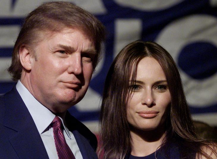 С будущим мужем Дональдом Трампом Меланья познакомилась в 1999 году, тогда она снималась для очередного журнала melaniya-tramp-v-molodosti-foto_19