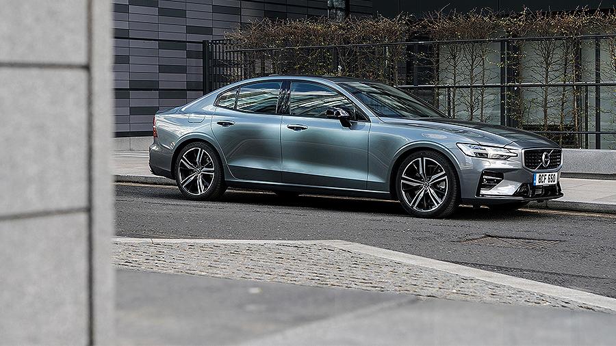 Volvo представила новую версию седана S60 в России