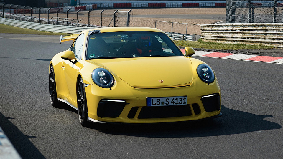 Новый Porsche 911 GT3 стал быстрее на Нюрбургринге на 12 секунд