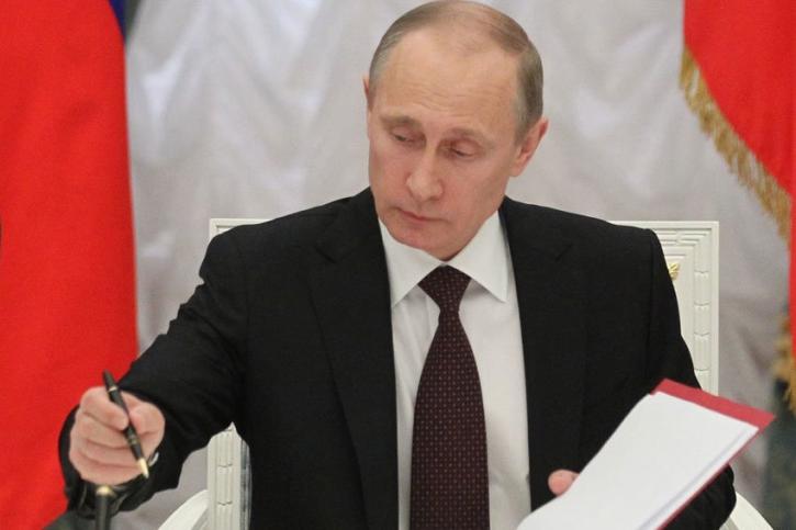 Конфликт США и России набирает обороты: Владимир Путин нанес решительный удар Владимир Путин