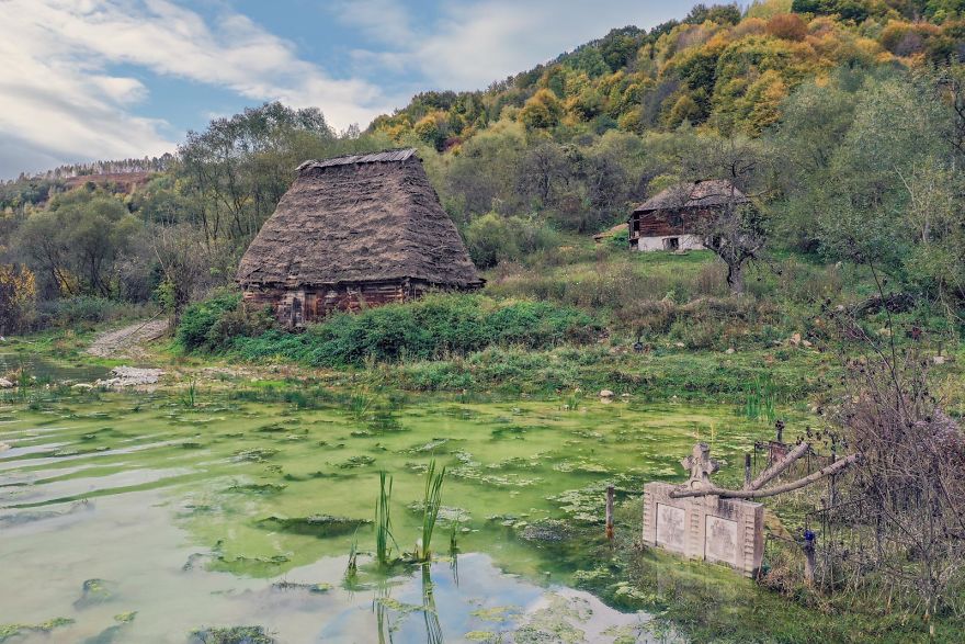 9 красивых фото токсичной деревни в Румынии