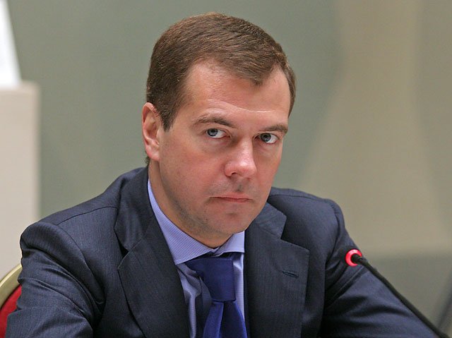 Дмитрий Медведев вновь заявил: «Денег нет!» Кто на этот раз положит зубы на полку?
