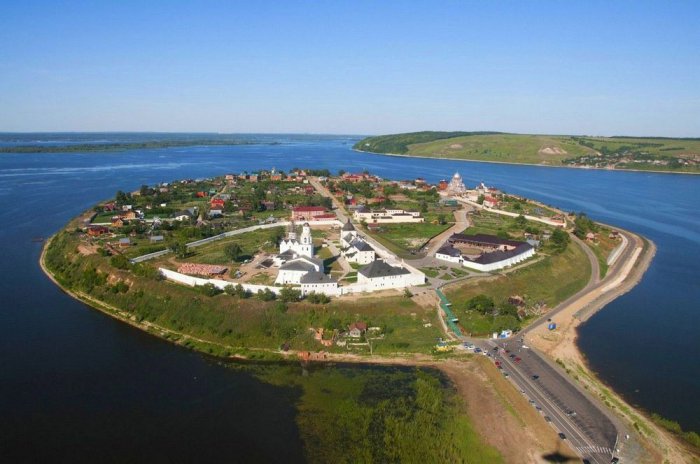 Свияжск – остров-село посреди реки.