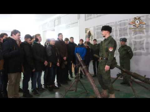 Батальон Моторолы показал школьникам Донецка трофеи, захваченные у ВСУ