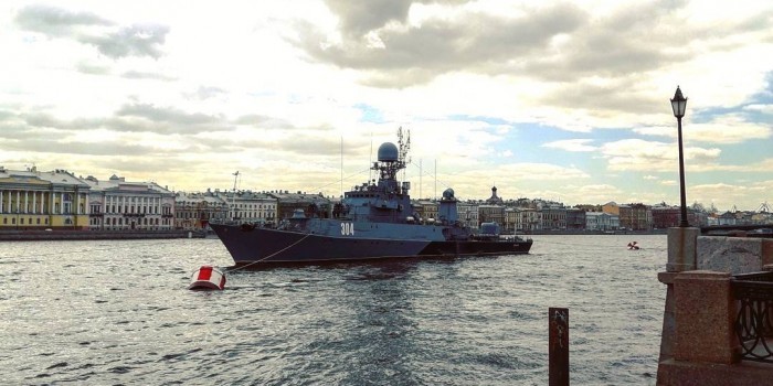 Эсминец США сорвал военно-морской парад в Петербурге