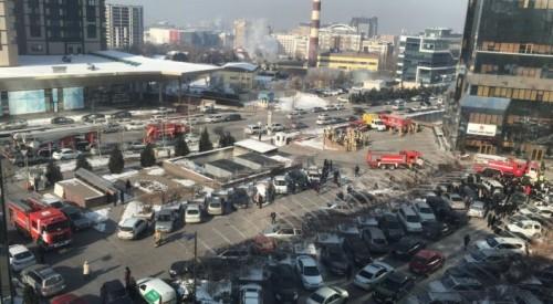 500 человек эвакуировали из бизнес-центра "Нурлы тау" в Алматы