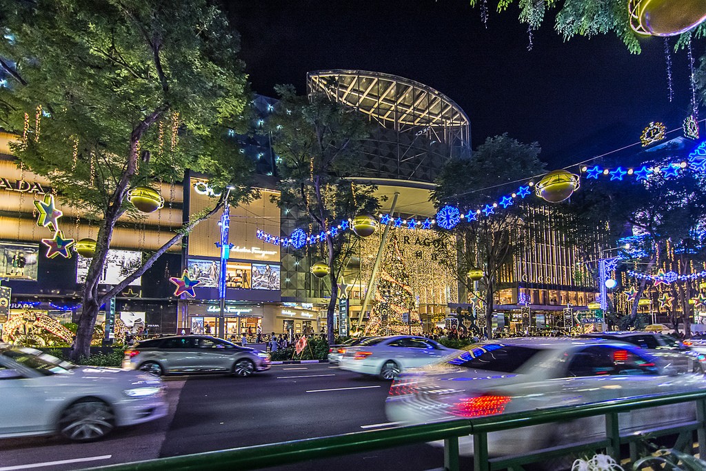 OchardRoad08 Ochard Road: Как выглядит самая известная улица Сингапура перед Рождеством и Новым годом