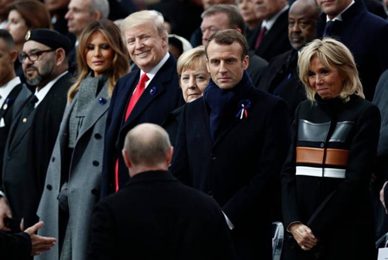 Макрон и Трамп готовят отставку Путина в рамках нового пакта с Россией Макрон и Трамп готовят отставку Путина в рамках нового пакта с Россией