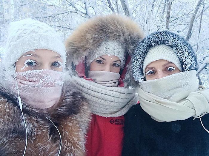 В Оймяконе так холодно, что электронный градусник не выдержал и сломался при температуре -62 °C, и глядя на эти фото его можно понять В Оймяконе так холодно, что электронный градусник не выдержал и сломался при температуре -62 °C, и глядя на эти фото его можно понять
