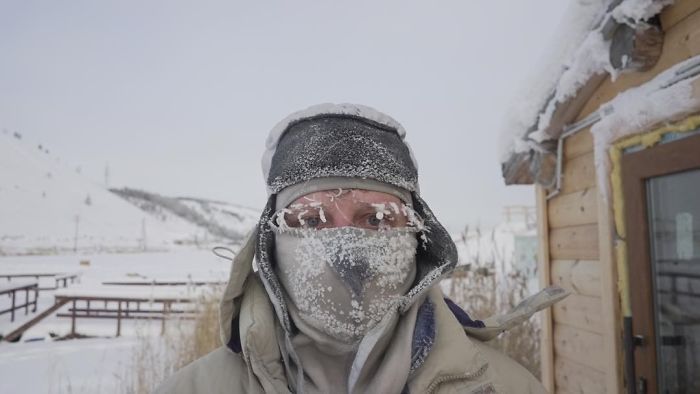 В Оймяконе так холодно, что электронный градусник не выдержал и сломался при температуре -62 °C, и глядя на эти фото его можно понять В Оймяконе так холодно, что электронный градусник не выдержал и сломался при температуре -62 °C, и глядя на эти фото его можно понять
