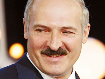 Лукашенко: Украиной управляют последователи бандеровского отребья, сжигавшего Хатынь и убивавшего украинцев
