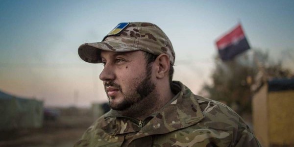 Украинский правосек работает с детьми в Новороссийске Украинский правосек работает с детьми в Новороссийске