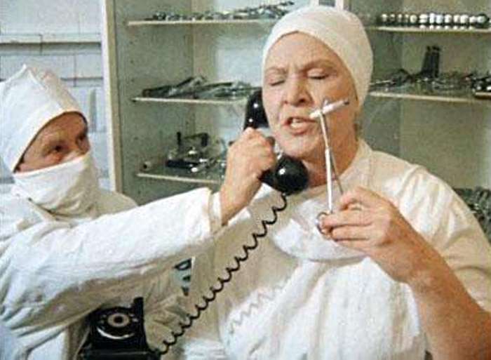 Римма Маркова в фильме *Покровские ворота*, 1982 | Фото: like-a.ru Римма Маркова в фильме *Покровские ворота*, 1982 | Фото: like-a.ru