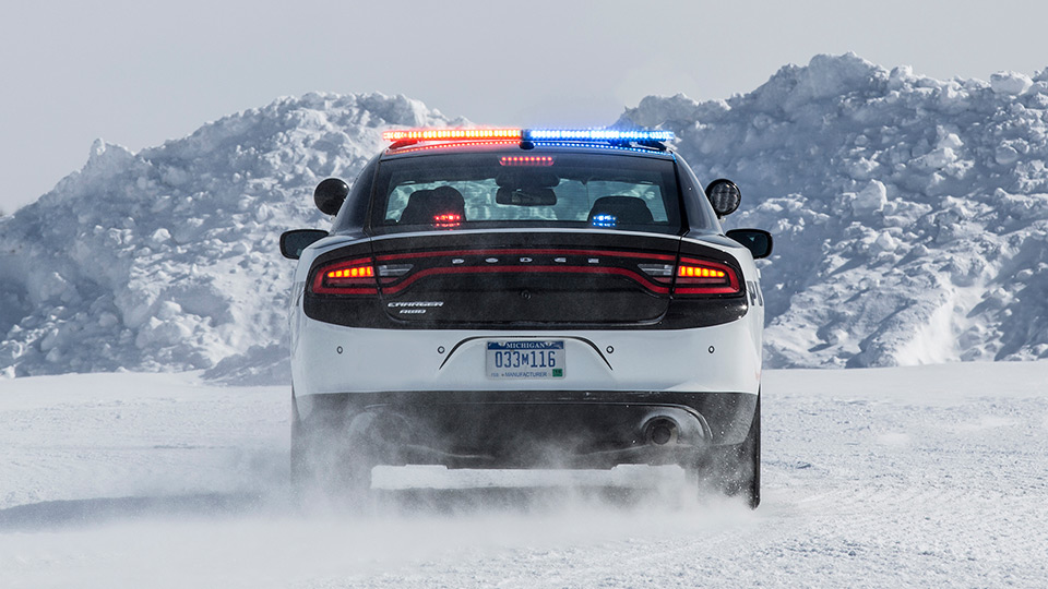 Dodge научился защищать полицейских от атаки с тыла