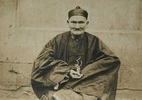 Ли Цинъюнь (По китайским источникам, Ли прожил 256 лет)