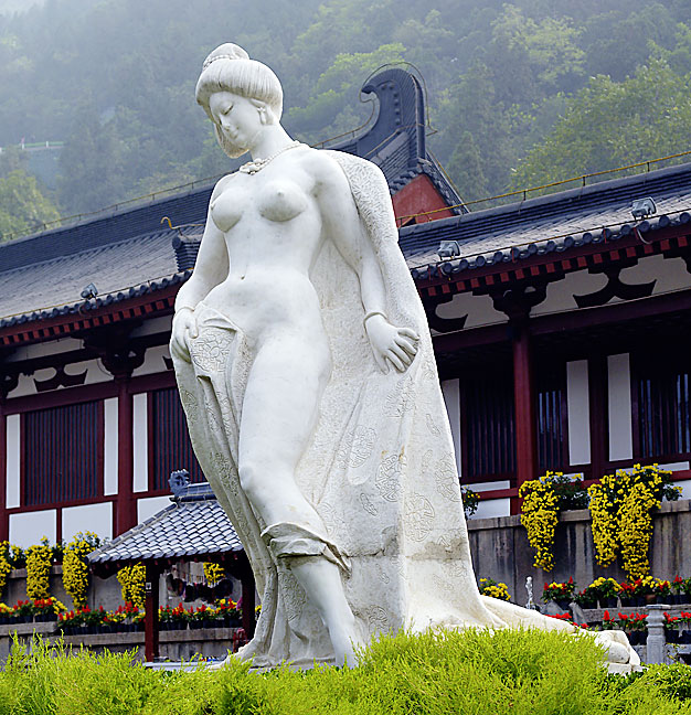 Hua-Qing-Chi-Yang-Gui-Fei.jpg Hua-Qing-Chi-Yang-Gui-Fei.jpg