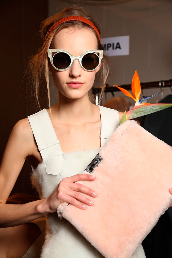 Fendi меховые аксессуары Fendi меховые аксессуары