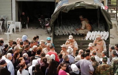 Российские военные привезли продукты жителям села в Хомсе