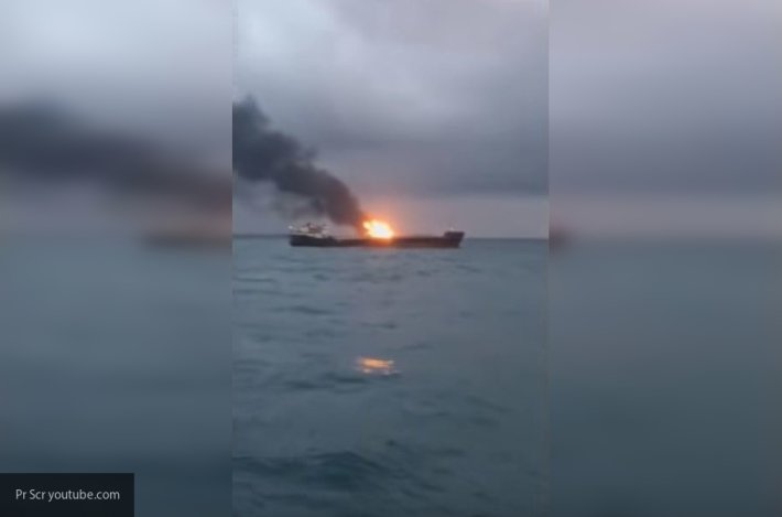 Число жертв на борту горящий судов в Керченском проливе выросло до 9 человек