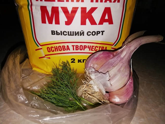 До банальности простое, но очень уловистое тесто для сентябрьских рыбалок
