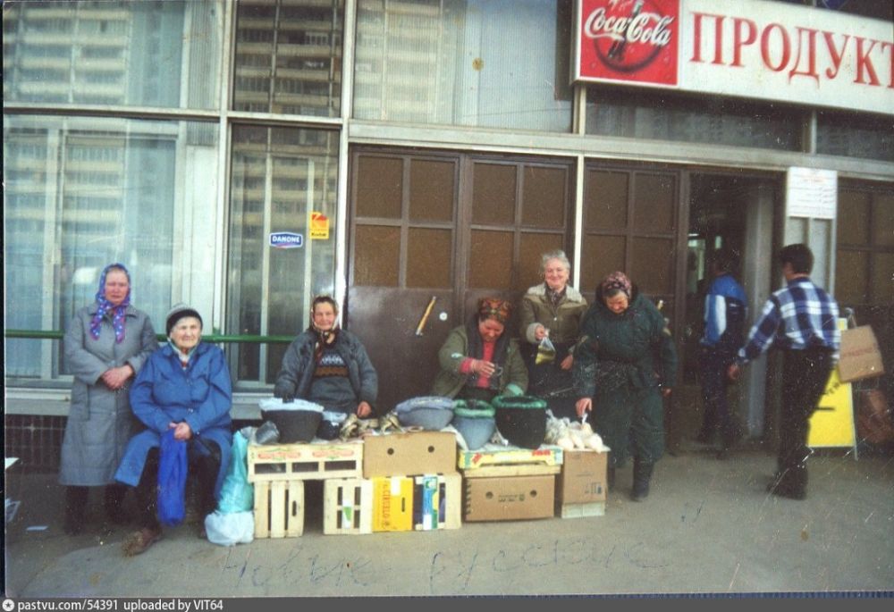 10 атмосферных фото Москвы 2000 года, когда мир был совсем другим