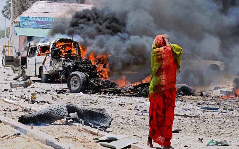 У правительственного здания в Сомали взорвался автомобиль