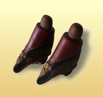 Китайские "лотосовые ножки" -"lily feet"- и ужасающие подробности этого обычая Китайские "лотосовые ножки" -"lily feet"- и ужасающие подробности этого обычая