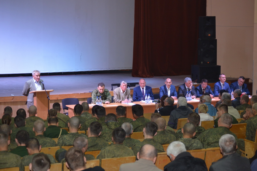 Глава Ногинского района Вадим Рейтер регулярно проводит встречи с жителями в самых отдаленных поселениях нашего района.