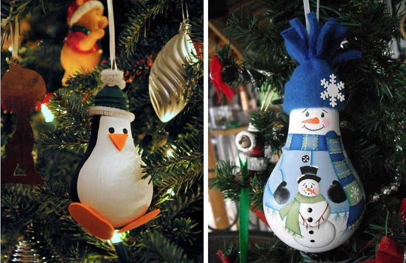 снеговик и пингвин из лампочки