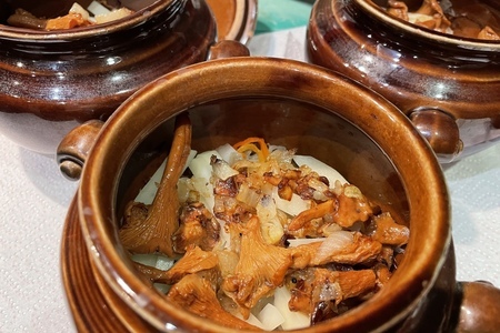 8. жаренные лисички... Щи с копчеными ребрышками и лисичками #литкухня #кулинар: фото шаг 8