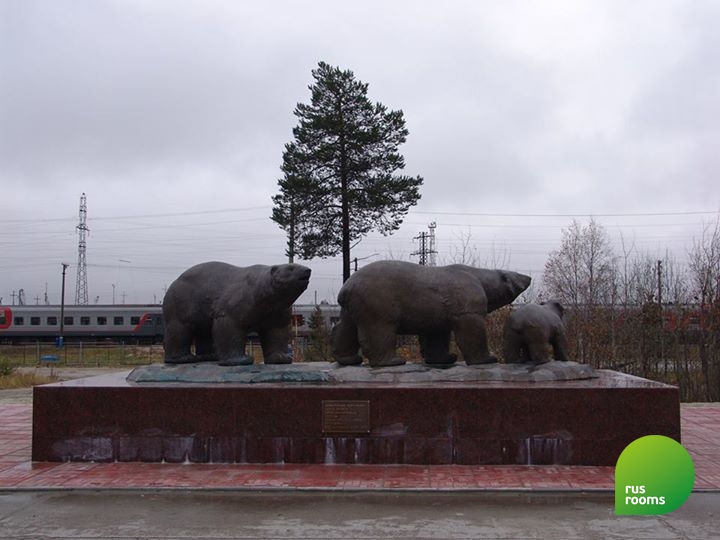 Памятники медведям в России