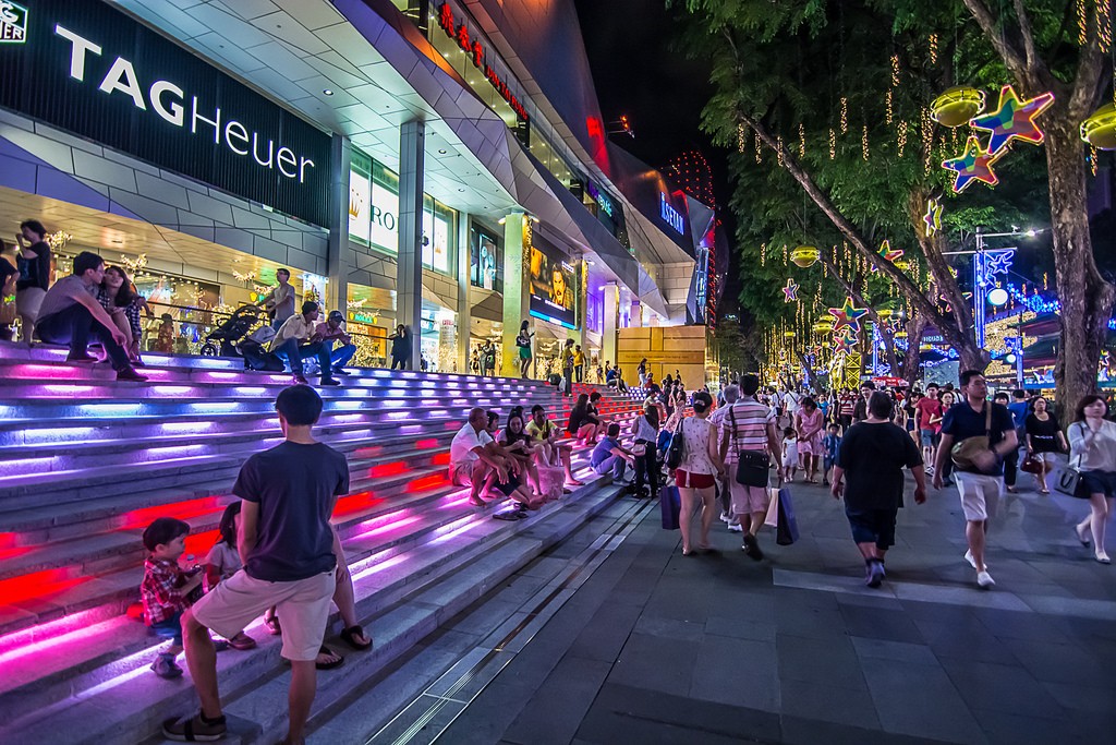 OchardRoad06 Ochard Road: Как выглядит самая известная улица Сингапура перед Рождеством и Новым годом