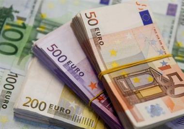 FILE PHOTO: A picture illustration shows Euro banknotes in Zenica, January 26, 2015. REUTERS/Dado Ruvic/File Photo FILE PHOTO: A picture illustration shows Euro banknotes in Zenica, January 26, 2015. REUTERS/Dado Ruvic/File Photo