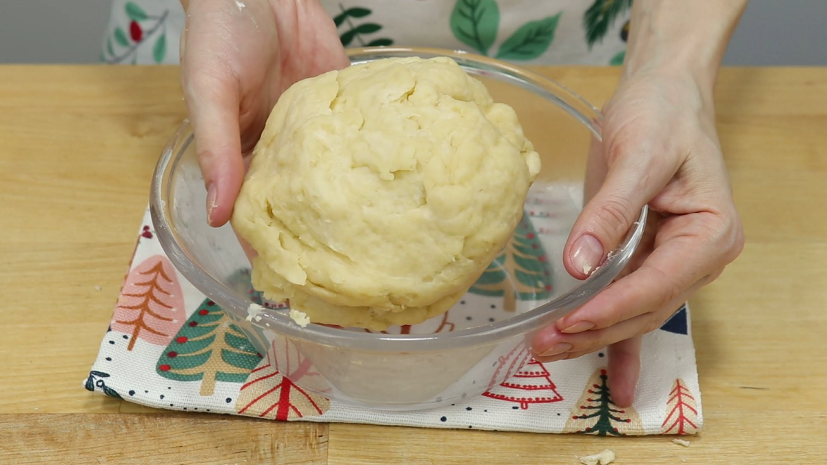 Пирожки с капустой ( Капустники): тонкое, рассыпчатое тесто и начинка из квашеной или свежей капусты, постный рецепт