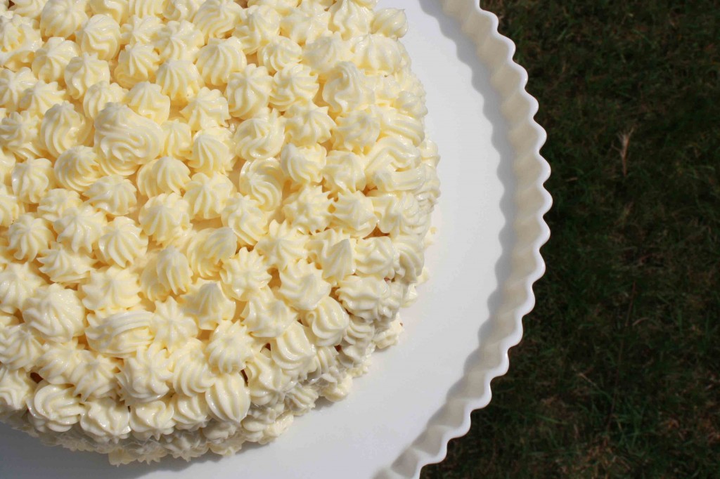 Yellow-Butter-Cake-with-Vailla-Buttercream-1024x682