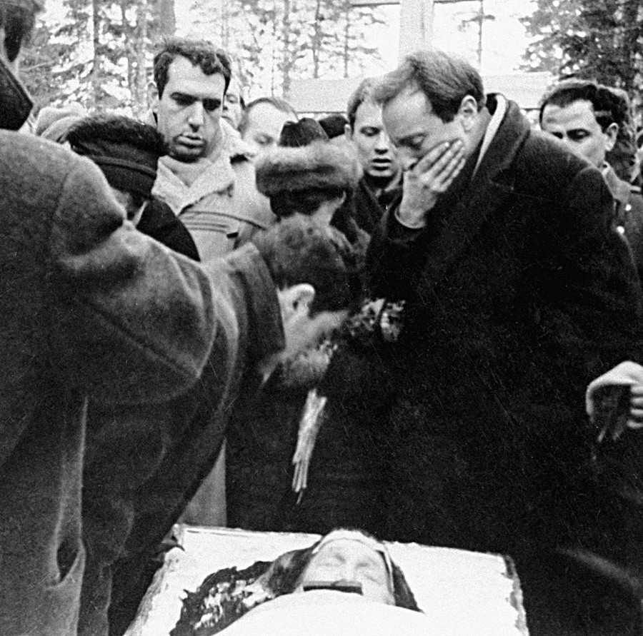 Как Анна Ахматова стала главной женщиной-поэтом