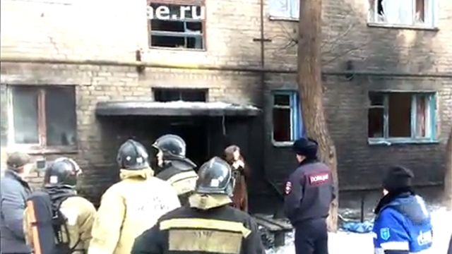 Видео с места взрыва газового баллона в жилом доме под Оренбургом
