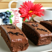 Лучшее шоколадное пирожное с черничным джемом МахеевЪ .