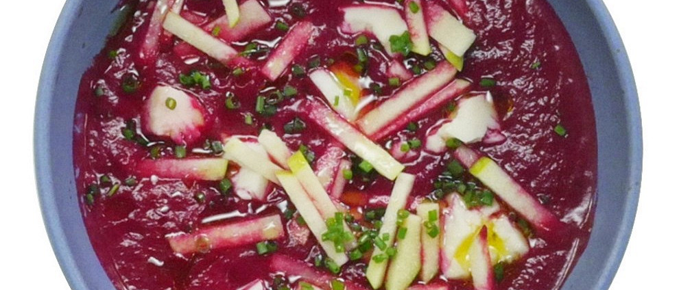 Суп из свеклы с козьим сыром