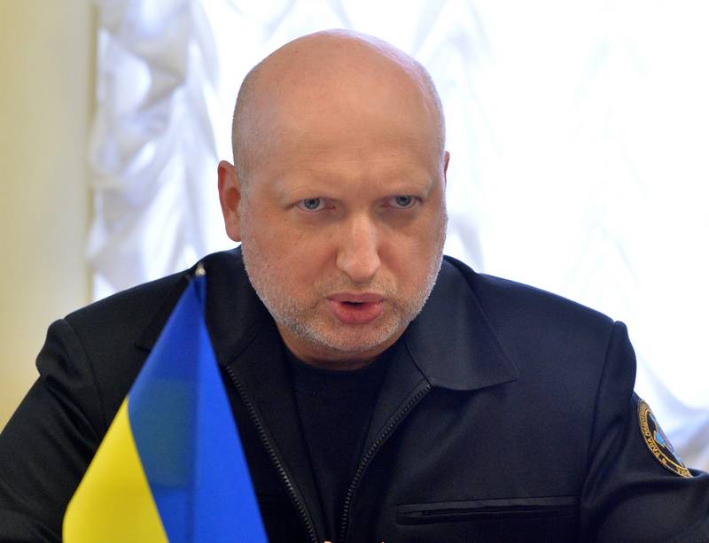Турчинов пригрозил "сроком" организаторам и участникам выборов в Донбассе