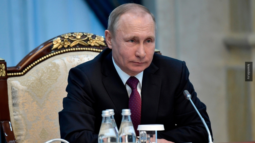 «Женщина — знамя, когда мы сражаемся»: поздравление Путина с 8 марта сразило всех женщин России «Женщина — знамя, когда мы сражаемся»: поздравление Путина с 8 марта сразило всех женщин России