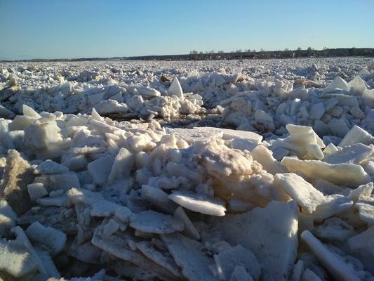 Ледовый затор под Великим Устюгом взорвали частично