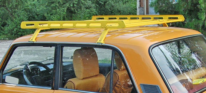 Багажник на крыше – неплохое решение для ночевок и путешествий/ Фото: semerkavaz.ru Багажник на крыше – неплохое решение для ночевок и путешествий/ Фото: semerkavaz.ru