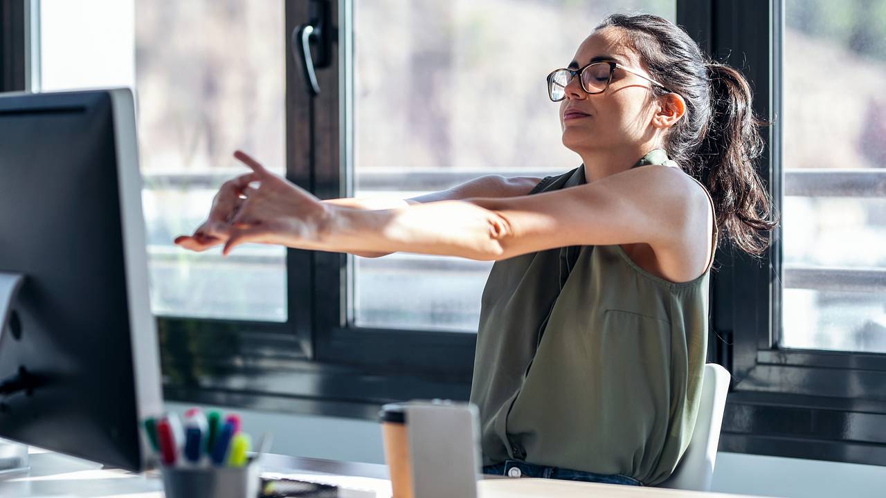 Ортопед дал совет по сохранению здоровья спины на сидячей работе